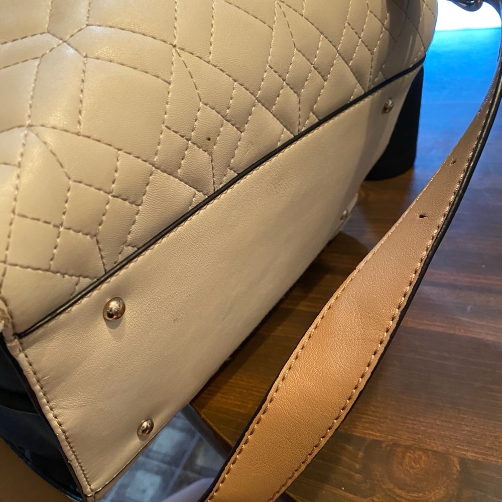 Guess Purse - Picture 3 of 3